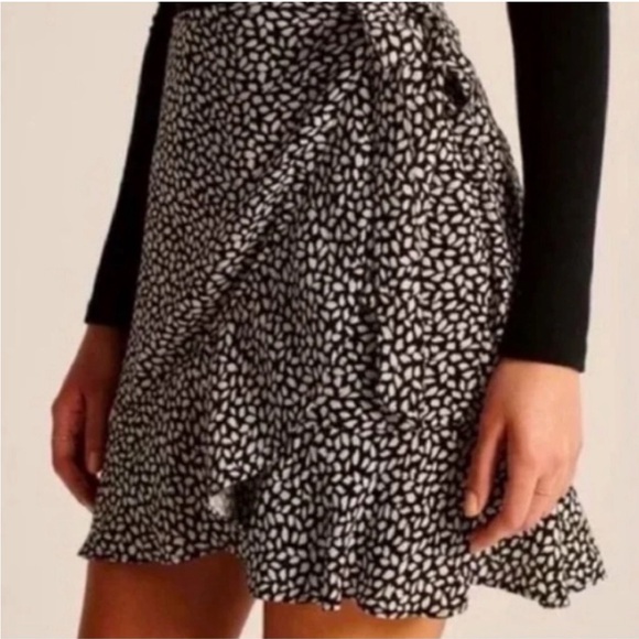 Abercrombie & Fitch Dresses & Skirts - Abercrombie Wrap Tie Skirt